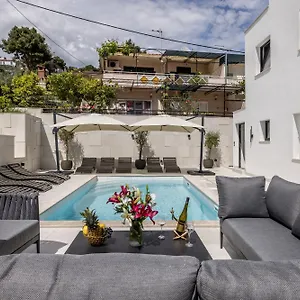 Apartment Lavea 